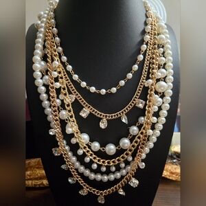 Elegant Gold and Pearl Layered Necklace